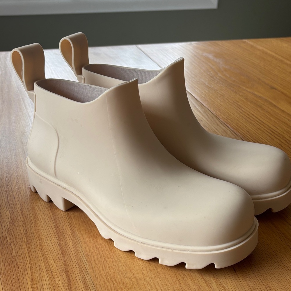 Free People High Street Chunky Rubber rain Chelsea Boots women’s size 9 40 cream